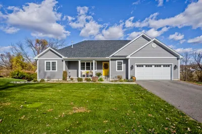 12 Stonegate Dr 1