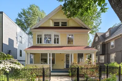 157 Aspinwall Ave