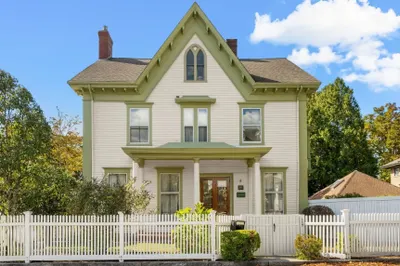 117 Cottage St 1