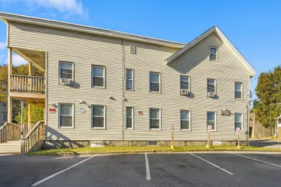 114-116 Laurel St 1