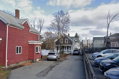 32 Maple St