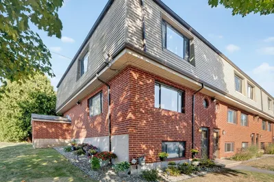 389 Farrwood Dr #389 1