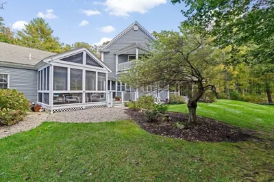 9 Forest Ln #9