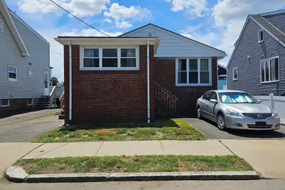 29 Bateman Ave 1