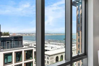 135 Seaport Blvd #1901
