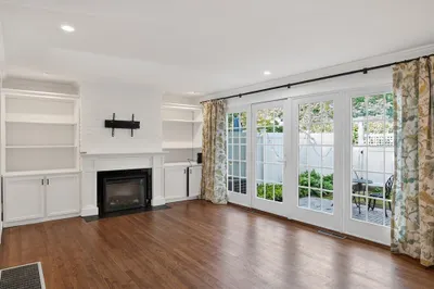 11 Oak Street #48 1