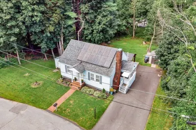 6 Bartlett Road