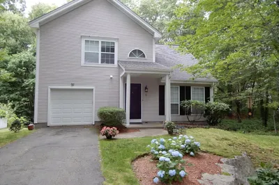5 Bradshaw Ln #1
