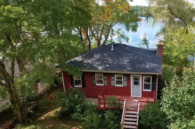 19 Lakeshore Dr