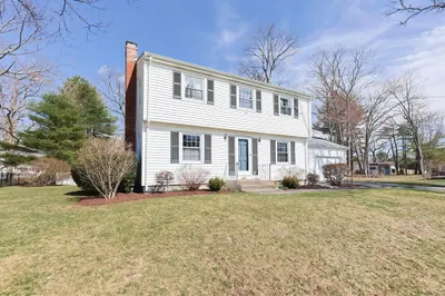 59 Oakridge Ave