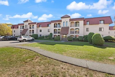 685 Oak Street #24-3 1