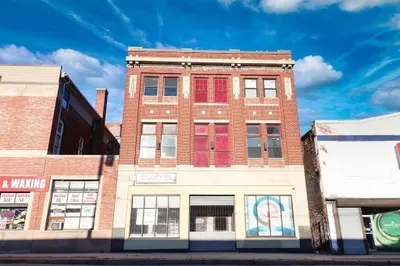 582 Essex Street #6 1