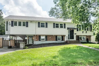 54 Michael Dr 1