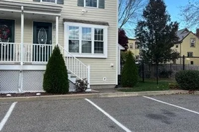 17 Foster St #4