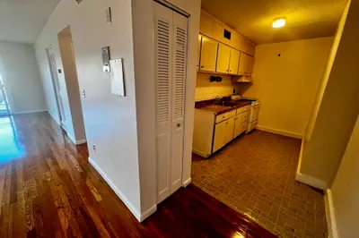 800 Hyde Park Ave #33 1