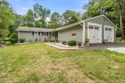 1 Sunset Rock Rd