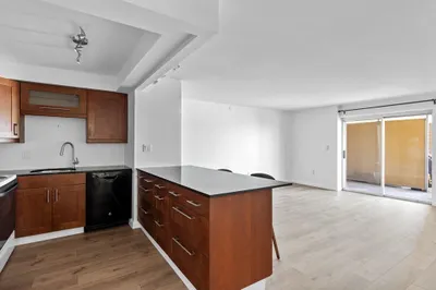 1025 Hancock St #6G