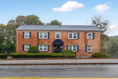 145 Commercial St #3