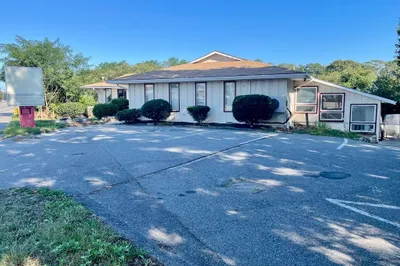 307 Falmouth Rd 1