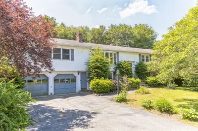 9 Bear Hill Rd