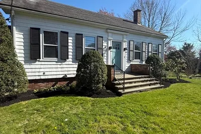148 Russells Mills Rd 1