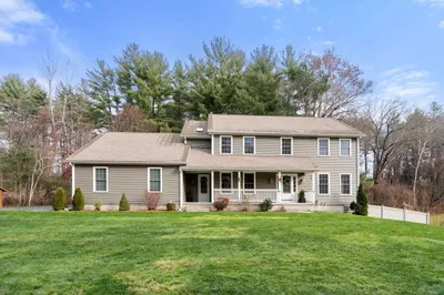 901 Shaker Rd 1