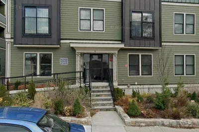74 South St #301