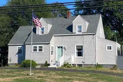 90 Lowell Ave 1