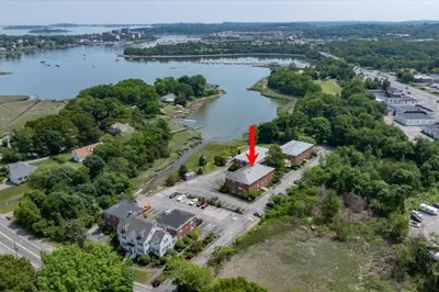 267 Neck Street #5A 1