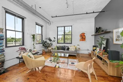 10 Williams St #44 1