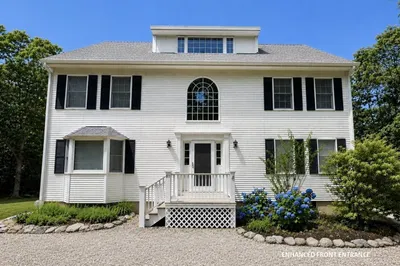 81 Whalers Walk 1