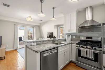 117 M St #3