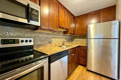 96 Fountain Ln #11 1