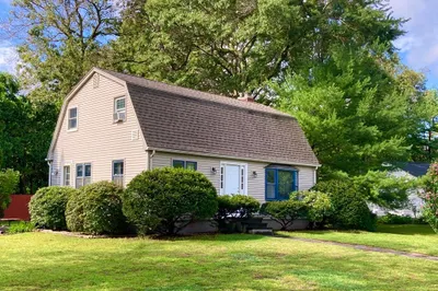 11 Lawson Dr 1