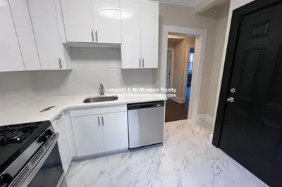 98 Longwood Ave #5 1