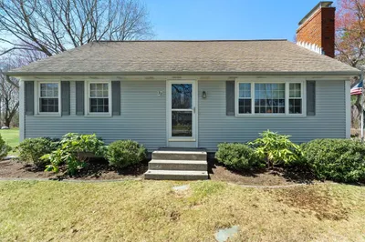 32 Tomlinson Rd 1