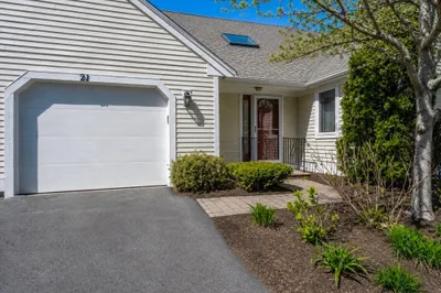 21 Rolling Green Ln #140 1