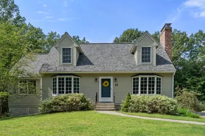 21 Davis Rd 1