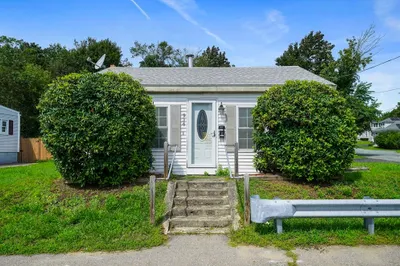 936 Centre St