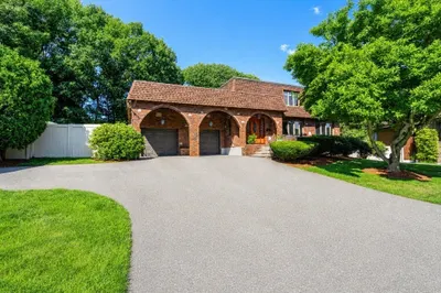 15 Cabot Road 1