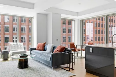 133 Seaport Blvd #723 1