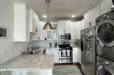 81 Broadway #4