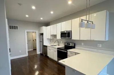 47 Bay State Rd #4R
