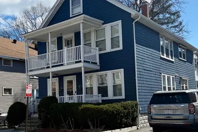 30 Clarence St