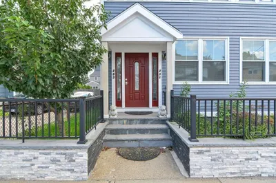 201 Riverside Ave 1