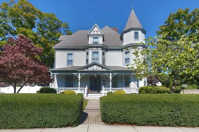 111 Lincoln St