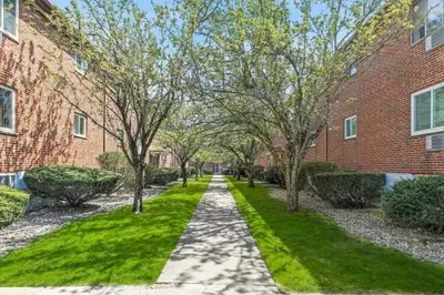 40 Bryon Rd #3