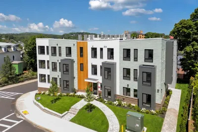 34 Oak Street #304 1