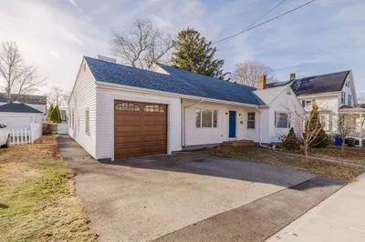 277 Valentine St