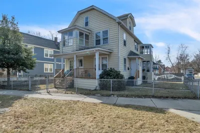 70-72 Corona St